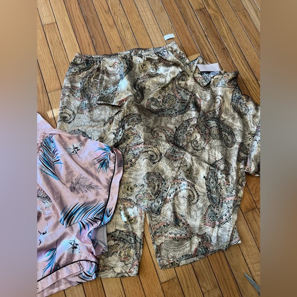 Lot Of 2 Set Of Pajamas Women’s X-Large, XXlarge Pink Floral Gray Paisley - Picture 3 of 11